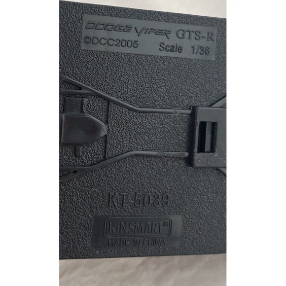 KINSMART DODGE VIPER GTS R DIECAST 1:36 TOY CAR - YEAR 2005 - Picture 11 of 12